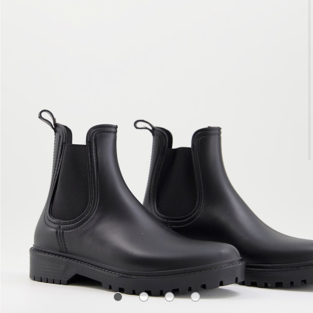 CHELSEA RAIN BOOTS
